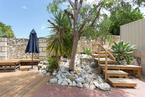 Dingo At White Gum Lodge - Accommodation Search 4