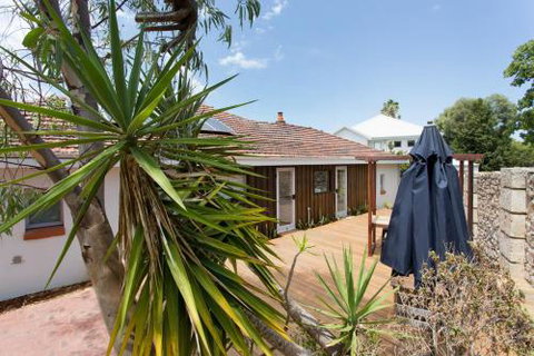 Dingo At White Gum Lodge - Accommodation Search 5