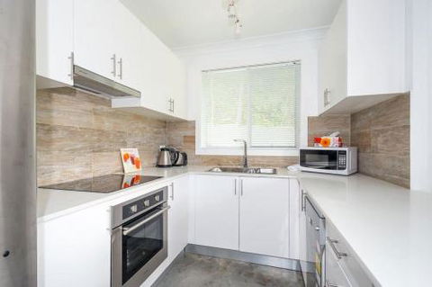 Salty Kisses Holiday House - Accommodation Search 4