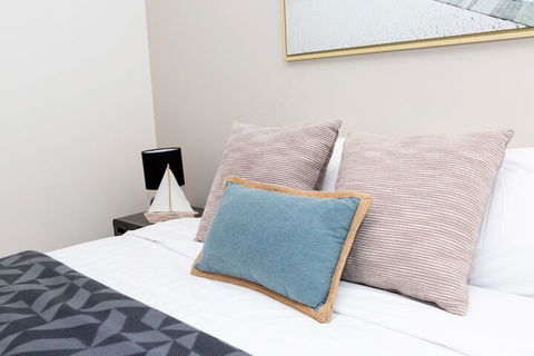 Enjoy Penthouse Living In The CBD - Accommodation Search 1