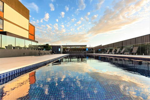 Enjoy Penthouse Living In The CBD - Accommodation Search 0