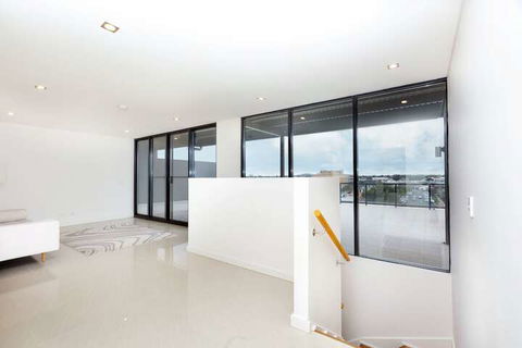 Enjoy Penthouse Living In The CBD - Accommodation Search 4