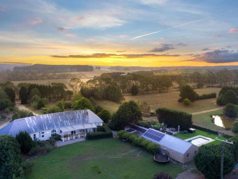 Wembley House Southern Highlands With 4pm Check Out Sunday - Accommodation Search 0