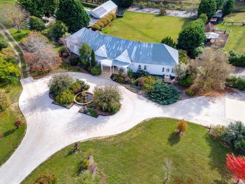 Wembley House Southern Highlands With 4pm Check Out Sunday - Accommodation Search 1
