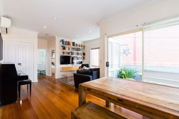KIM 2BDR West Melbourne Apartment - Accommodation Search 5