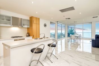 Penthouse Liberty Towers - Accommodation Search 3