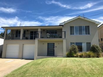 Ocean House At Mollymook - Accommodation Search 0
