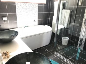 Ocean House At Mollymook - Accommodation Search 3