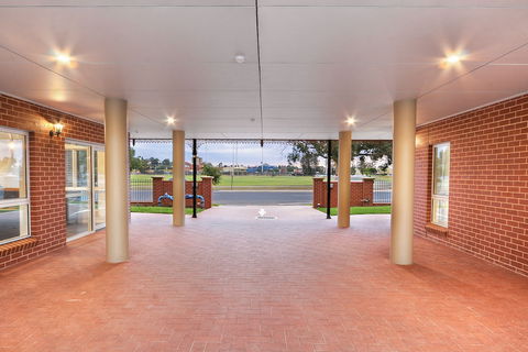 BEST WESTERN Plus Bolton On The Park - Accommodation Search 0