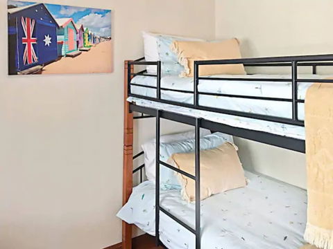 Sun, Beach, Shops, Wifi, Netflix - Accommodation Search 5