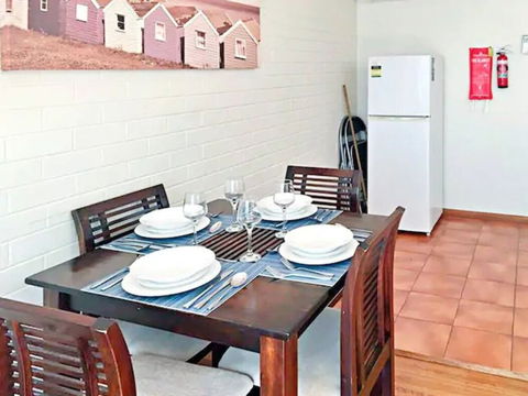 Sun, Beach, Shops, Wifi, Netflix - Accommodation Search 4