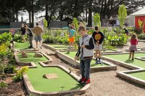 Home Near Shops & Beach - Accommodation Search 5