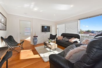Spacious & Bright 4 Bedroom Home - Accommodation Search 0