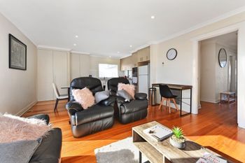 Spacious & Bright 4 Bedroom Home - Accommodation Search 1
