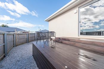 Spacious & Bright 4 Bedroom Home - Accommodation Search 3