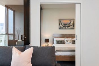 Stunning Harbour & City View Loft - Accommodation Search 6