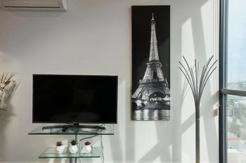 Stunning Harbour & City View Loft - Accommodation Search 5