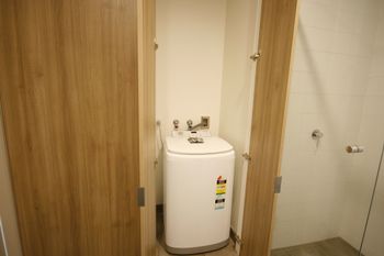 Next To Victoria Market CBD - Accommodation Search 3