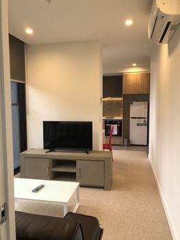 Next To Victoria Market CBD - Accommodation Search 2