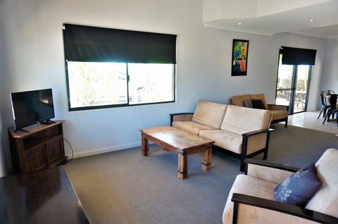 Ningaloo Breeze Villa 10 - Accommodation Search 3