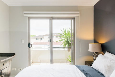 Bondi Beach Executive Penthouse - Accommodation Search 3