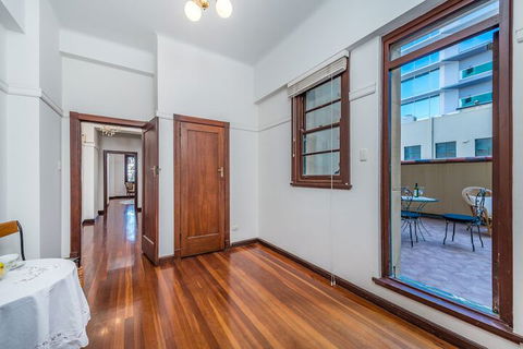 Art Deco Luxury On Elizabeth Quay - Accommodation Search 3