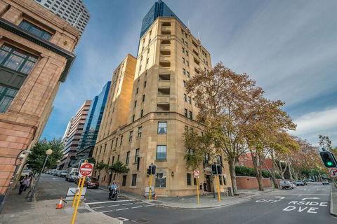 Art Deco Luxury On Elizabeth Quay - Accommodation Search 1