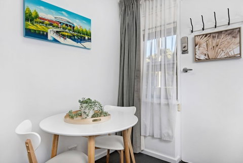 Bayscape Studio Glenelg - Accommodation Search 3