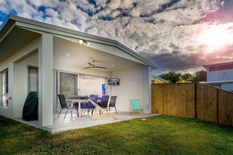 Blue Lagoon Villa B - Accommodation Search 1