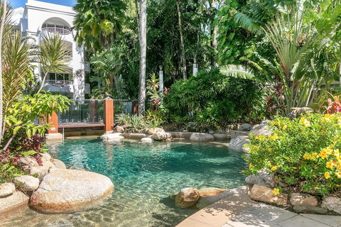 Poolside Apt In Alamanda Beachfront Resort 67 - Accommodation Search 3