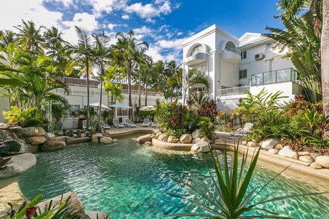 Poolside Apt In Alamanda Beachfront Resort 67 - Accommodation Search 1