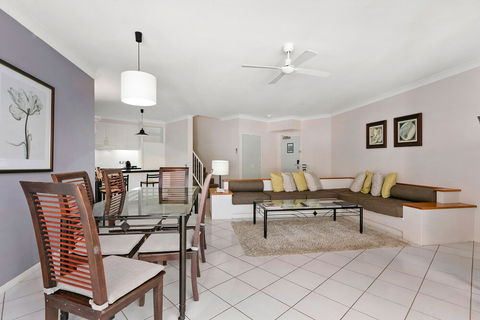 Poolside Apt In Alamanda Beachfront Resort 67 - Accommodation Search 5