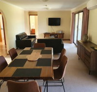 Annies Holiday Units - Accommodation Search