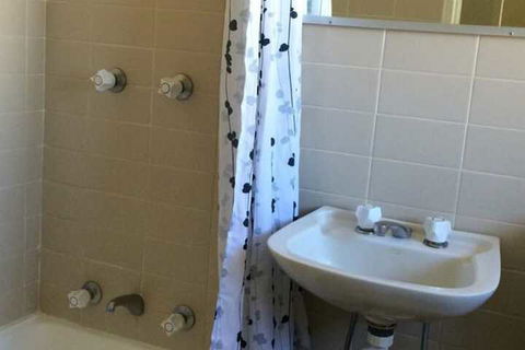 El Lago Waters Tourist Park - Accommodation Search 2