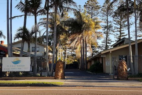 El Lago Waters Tourist Park - Accommodation Search 0