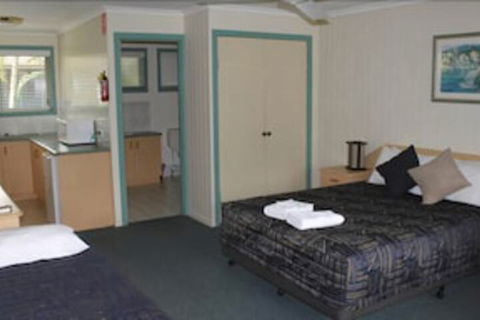 Sanctuary Lakes Fauna Retreat - Accommodation Search 7