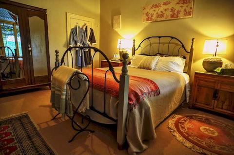 Cromwell House - Accommodation Search 6