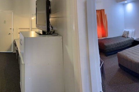 Orana Windmill Motel - Accommodation Search 5