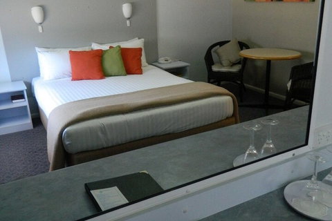 Orana Windmill Motel - Accommodation Search 7