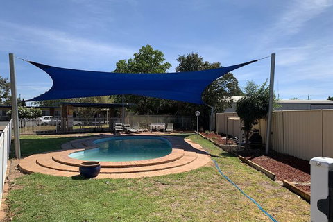 Orana Windmill Motel - Accommodation Search 1