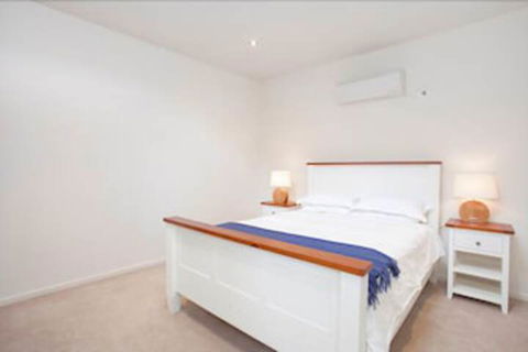 Four Kings Apartments - Accommodation Search 1