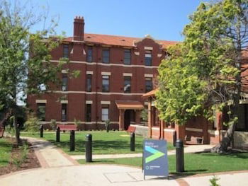 Alphington VIC Accommodation Search
