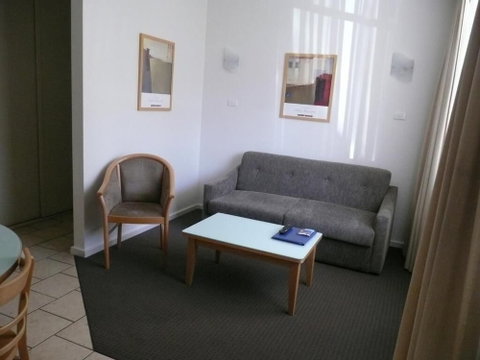 Taft Motor Inn - Accommodation Search 6