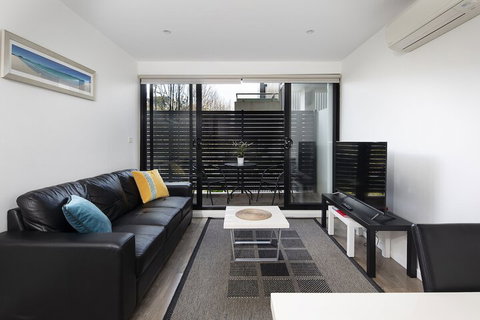 RNR Serviced Apartments North Melbourne - Accommodation Search 3