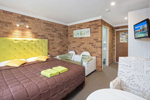 Sapphire Palms Motel - Accommodation Search 2