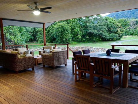 Coconut Beach House - Accommodation Search 1