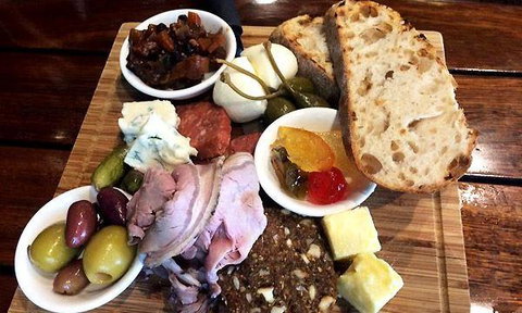 A Salt & Battery - Accommodation Search 10