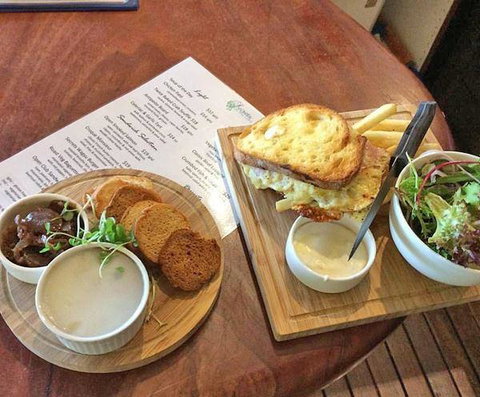 A Salt & Battery - Accommodation Search 7