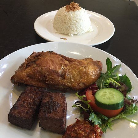 Bamboe Cafe & Restaurant - Accommodation Search 0