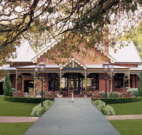 Pipers by the Lake - Accommodation Search